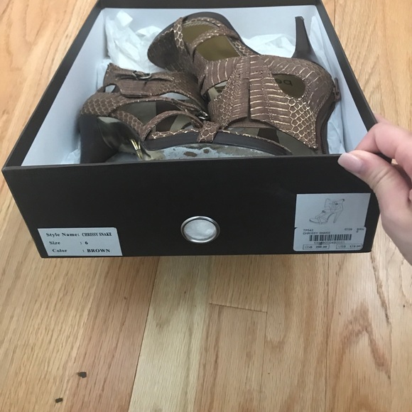 pair of women's brown Bebe platform high heels - Picture 4 of 4